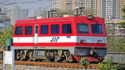 初中生可以學(xué)內(nèi)燃機(jī)車運用與檢修專業(yè)嗎？