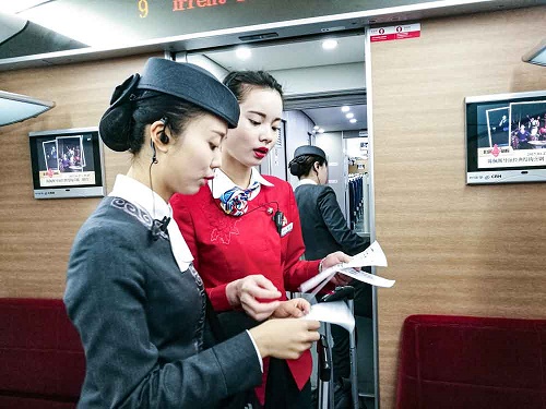 初三學(xué)航空乘務(wù)專業(yè)去哪個(gè)學(xué)校好？